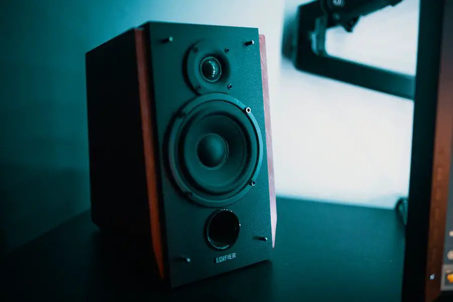 muffled speakers monitors