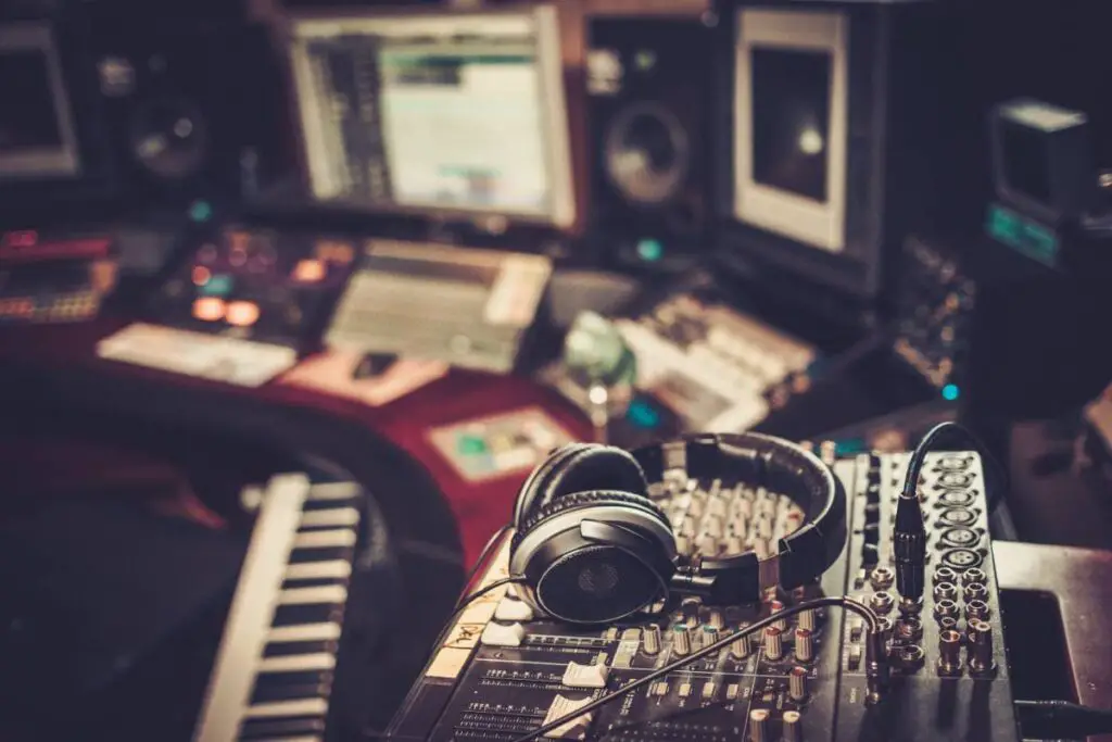 Are Bose Headphones Good for Music Studios?