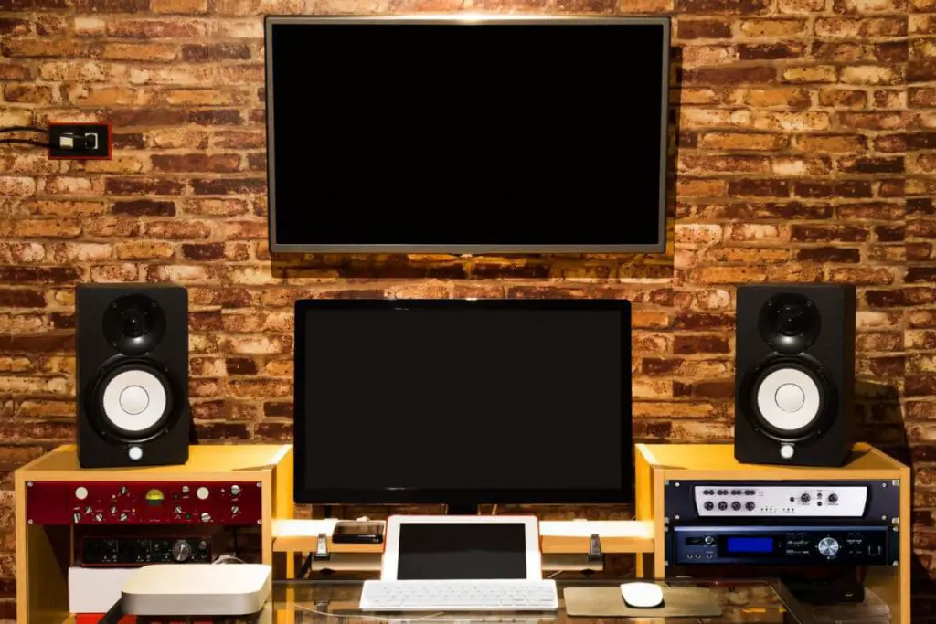 Studio Monitors vs. Speakers &#8211; Everything You Need To Know