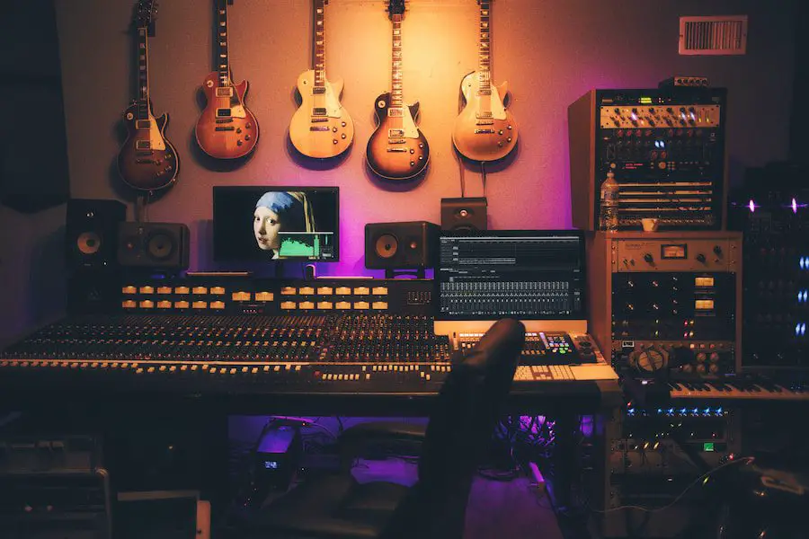 Get Ready To Shine: How to Choose the Right Lights for Your Recording Studio