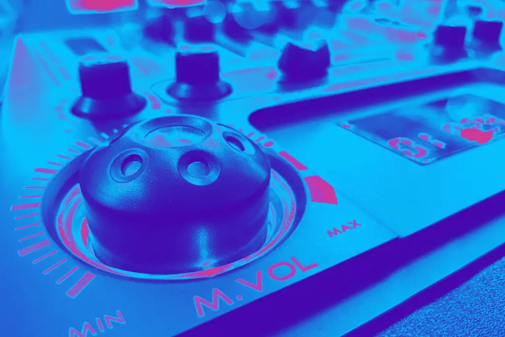 What Are Rotary DJ Mixers? An Overview